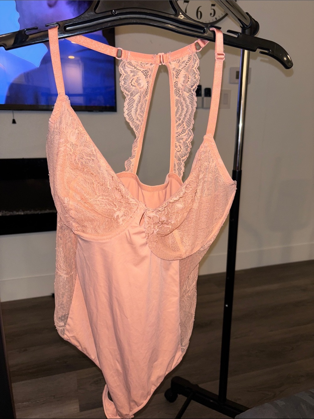 2 lingerie bodysuits Auden Pink Lace/ navy daisy fuentes